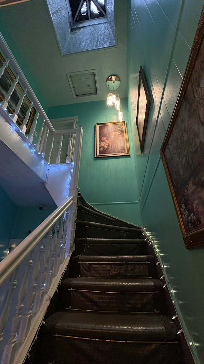 Luis's room