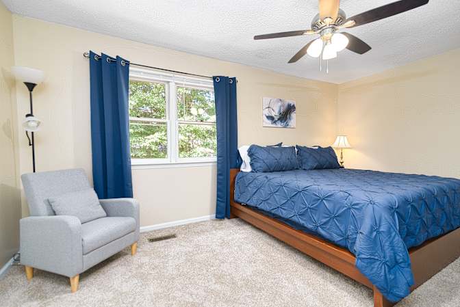 Alcove Rooms's room