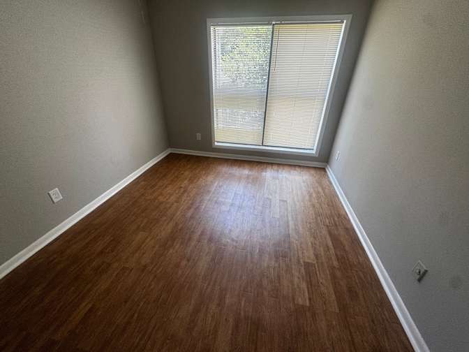 Alcove Rooms's room
