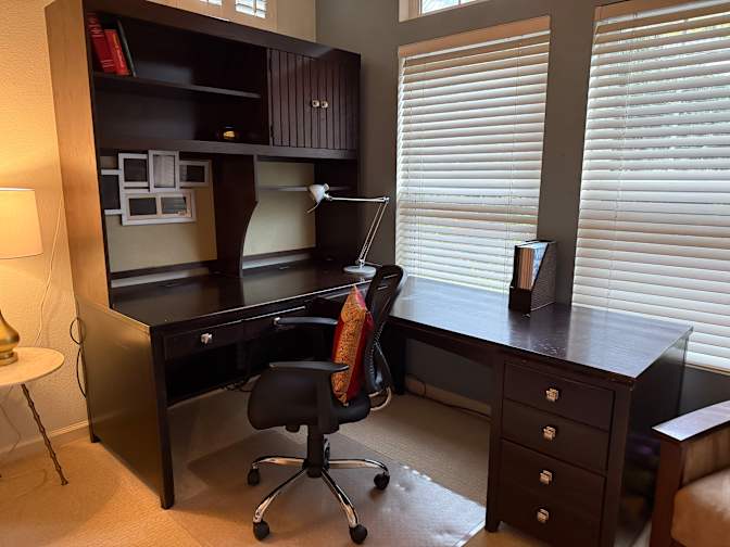 Roshan Izadi's room