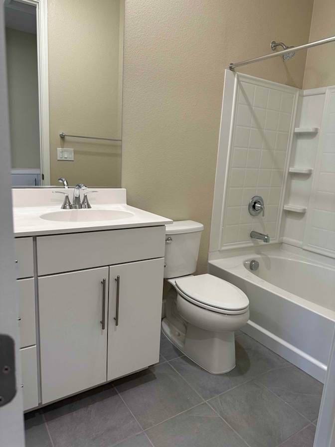 Golden Gate Rentals's room