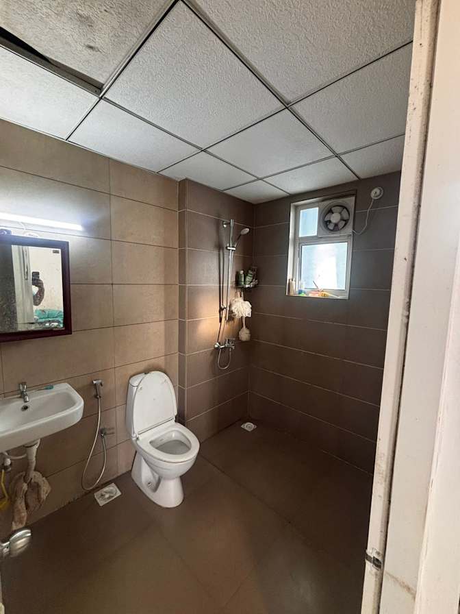 Emmanuel Thomas's room