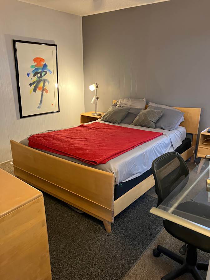 Howard's room