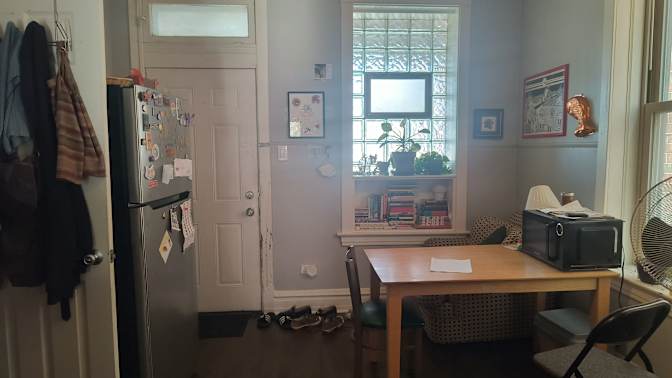 Caitlin E Ferris's room