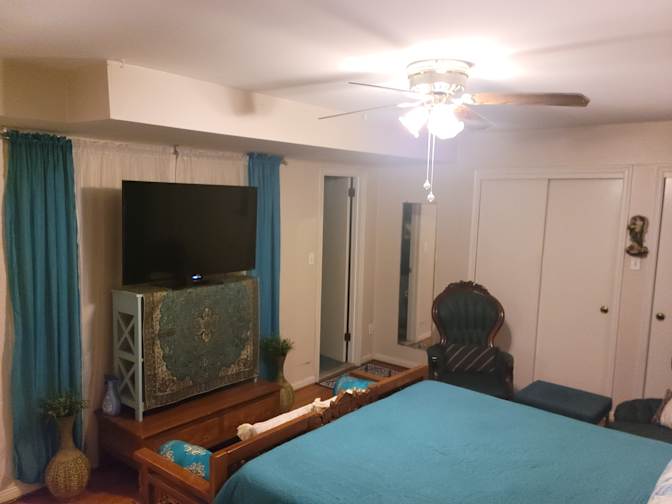 Ario's room