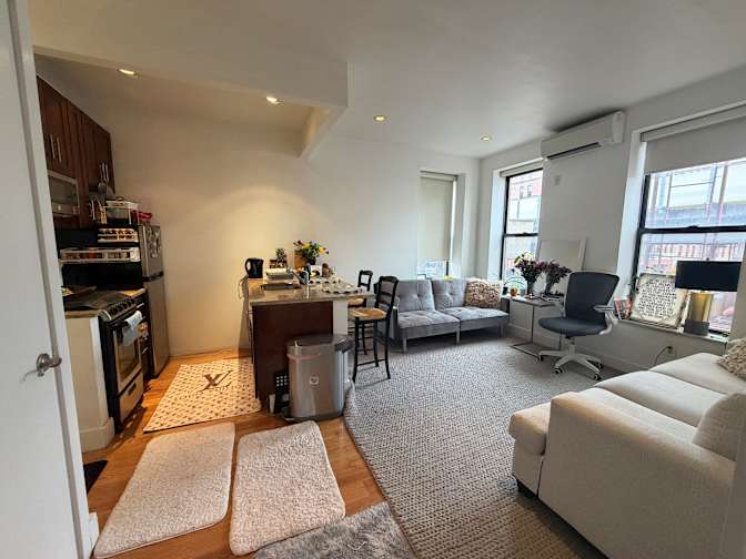 sheldon clarke's room