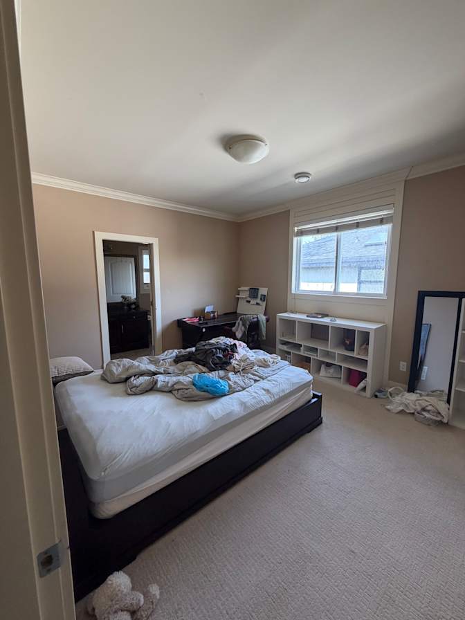 TING TING WU's room