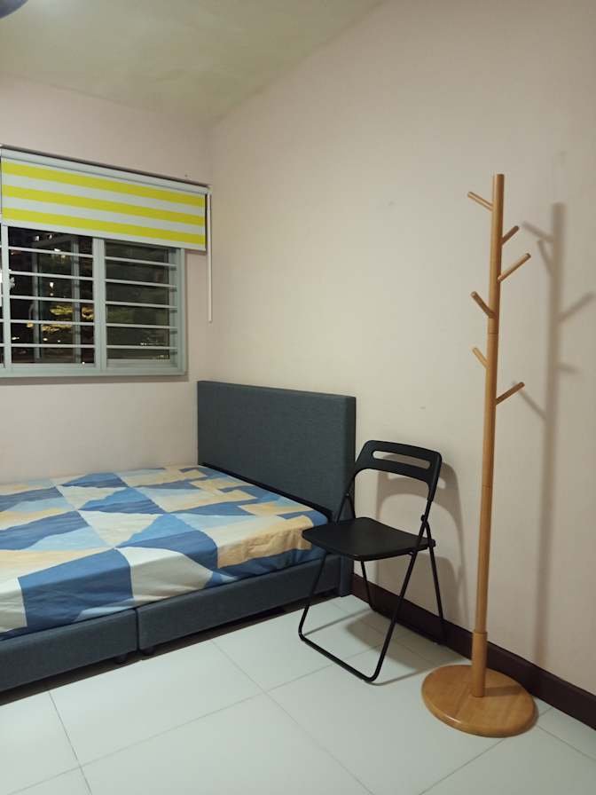 Farrah R's room