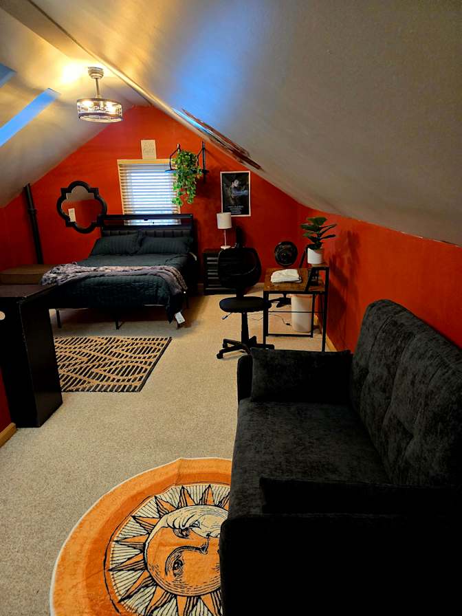 Lai's room