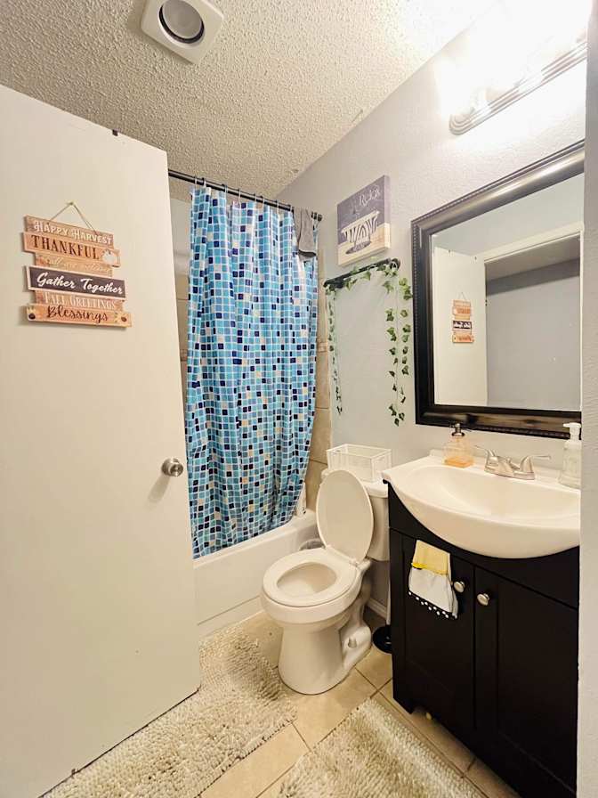 Vivian's room