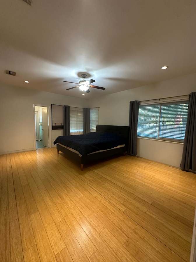 Greyvi's room
