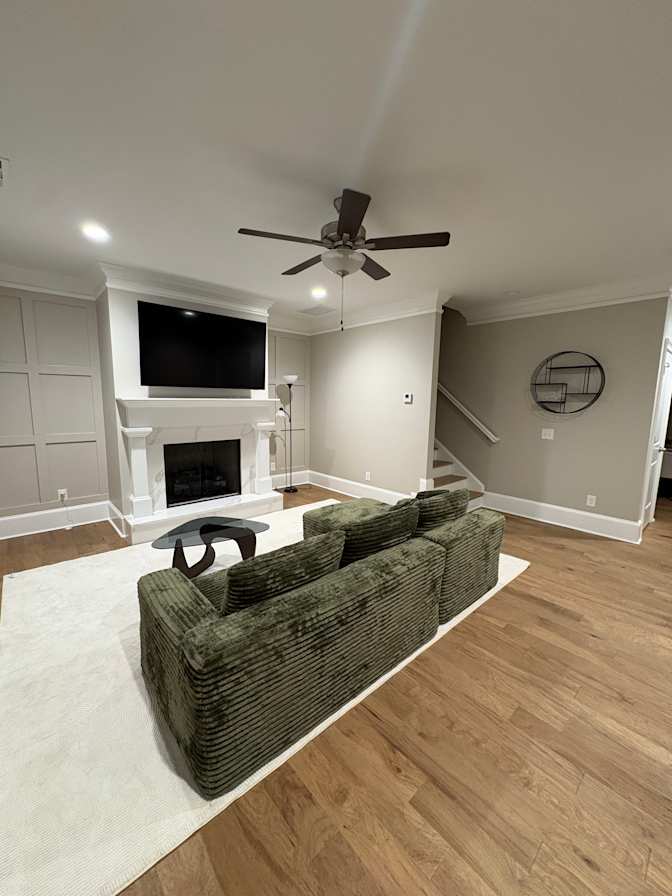 mercedes's room