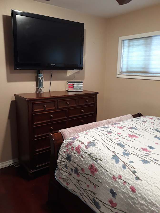 Annette's room