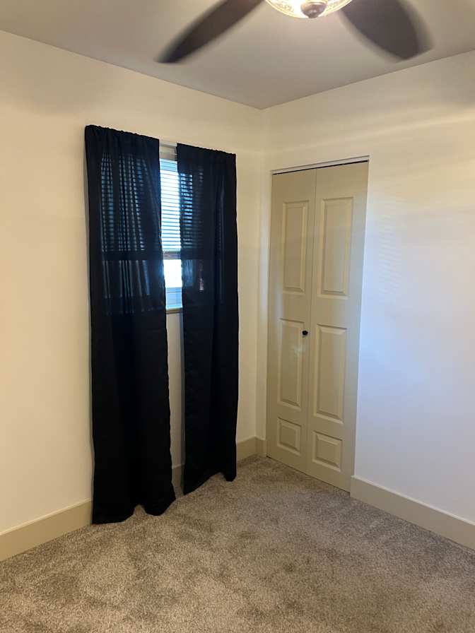 Lon's room