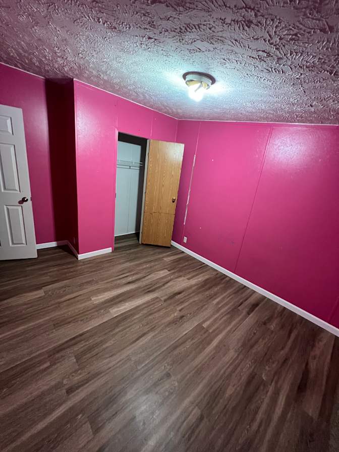 Andres's room
