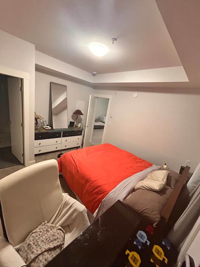 Naomi's room