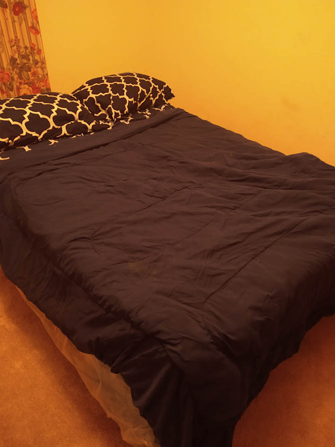 Alonza's room