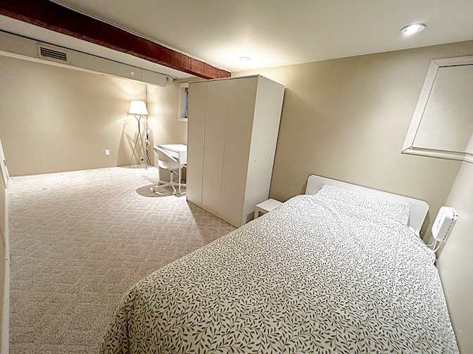 Hamid Reza's room