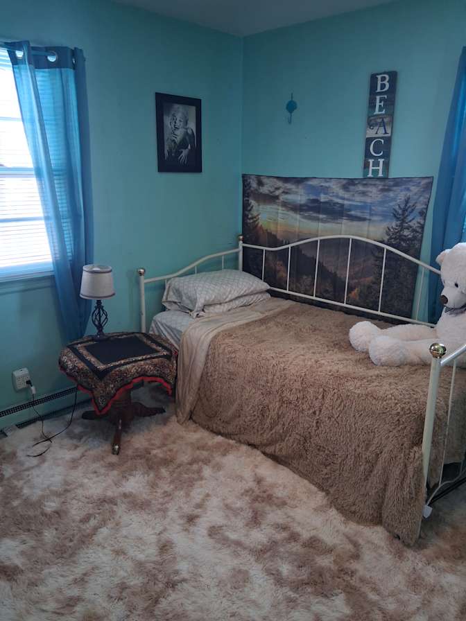 Jeffrey White's room