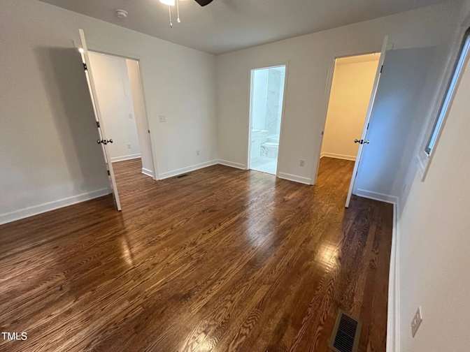 Alcove Rooms's room