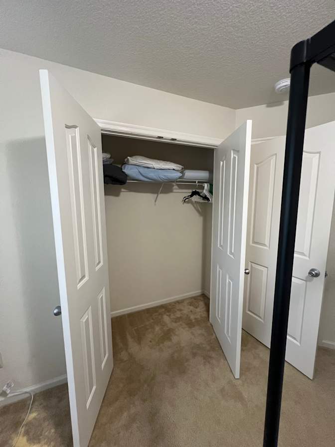 Luis Peralta's room