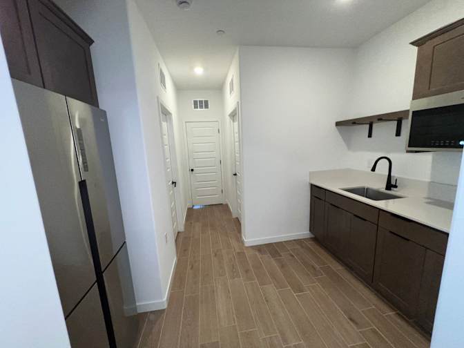 Phong Ho, CA Real Estate Broker's room