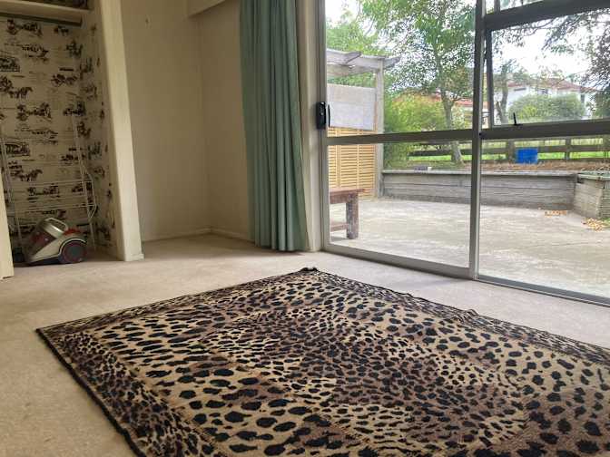 simon's room