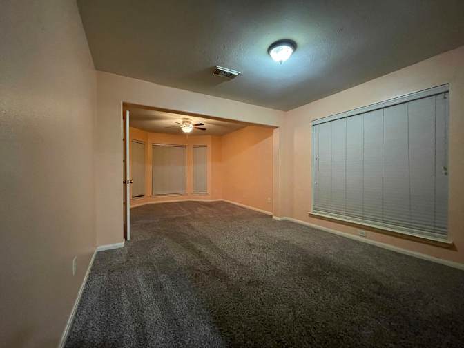 Roberto's room