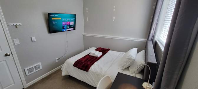 Bnb Aurora's room