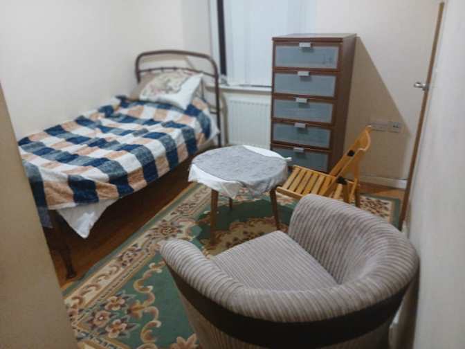 nasser's room