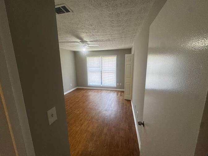 Alcove Rooms's room
