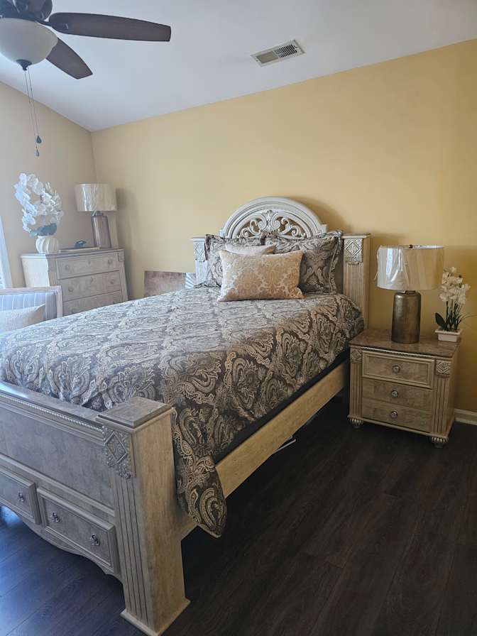 Zee's room