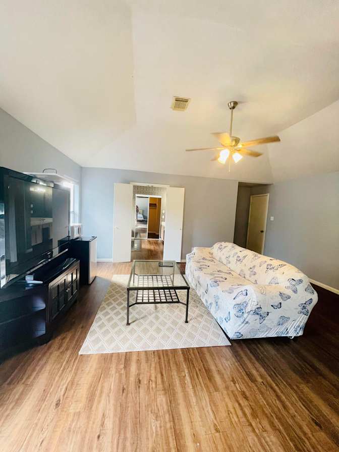 Hannah Nguyen's room