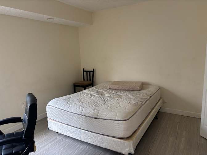 Zhenchao's room