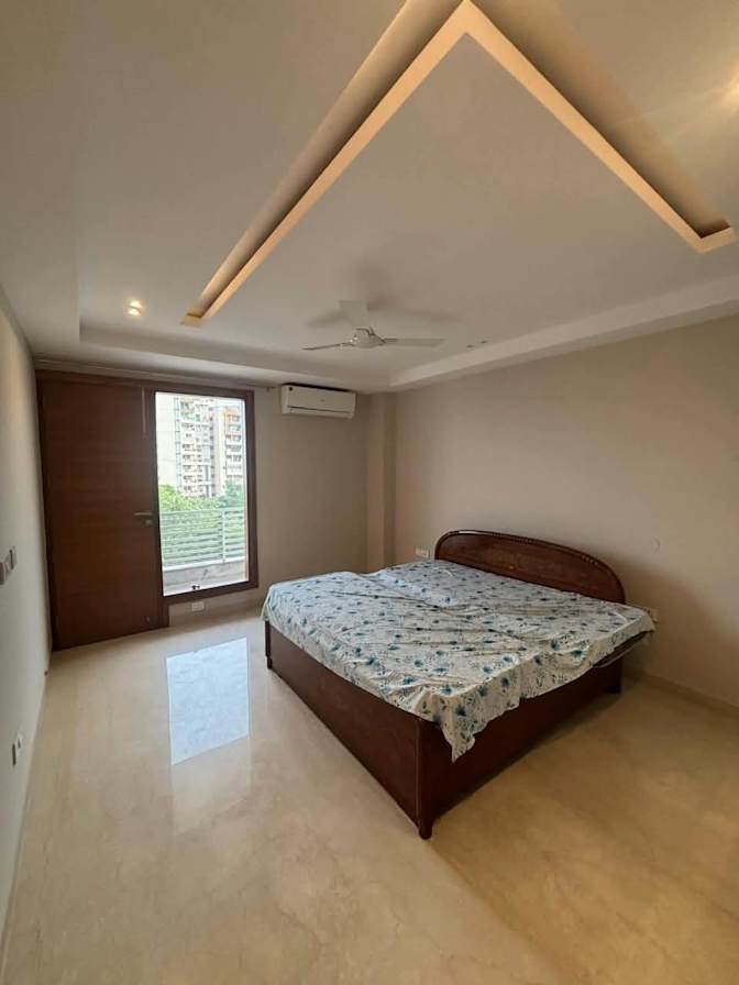 Divyanshi's room