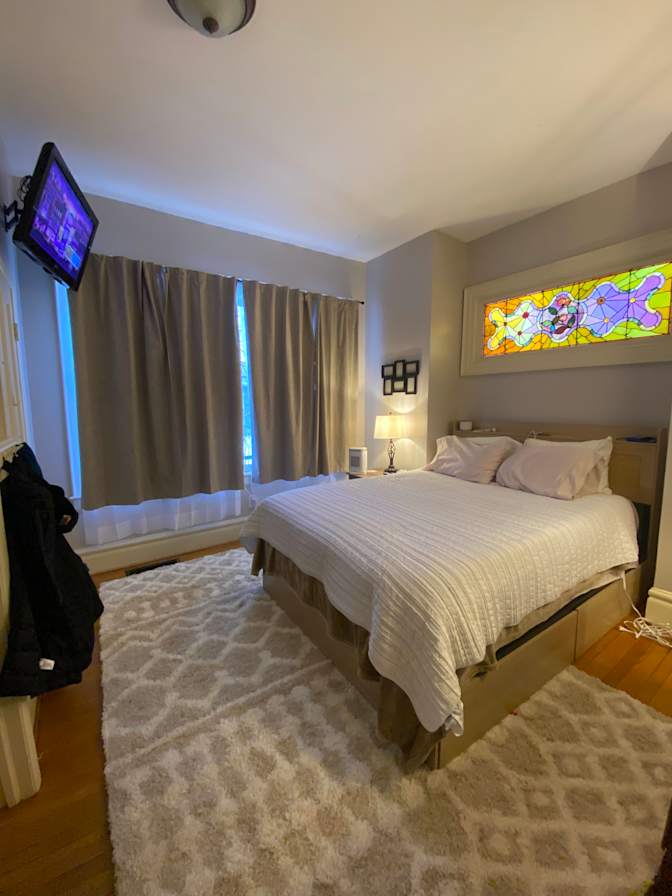 Victoria's room