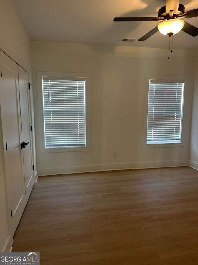 Alcove Rooms's room