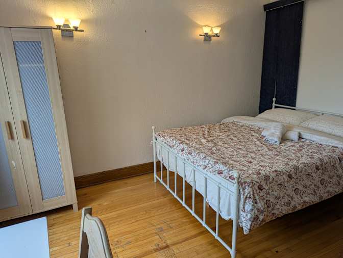 LEI XU's room