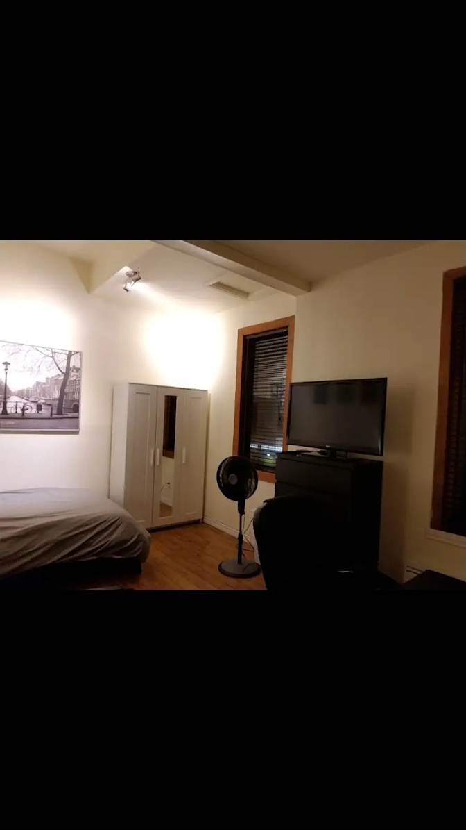 Mauricio's room