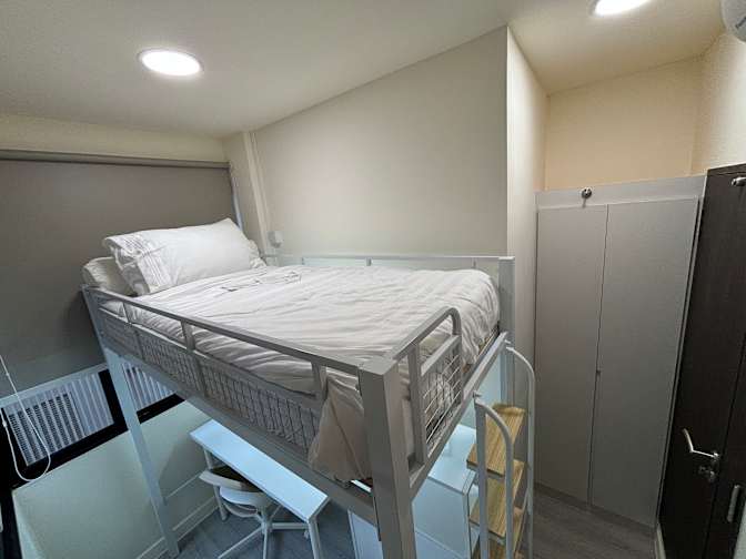 Harry Lee's room