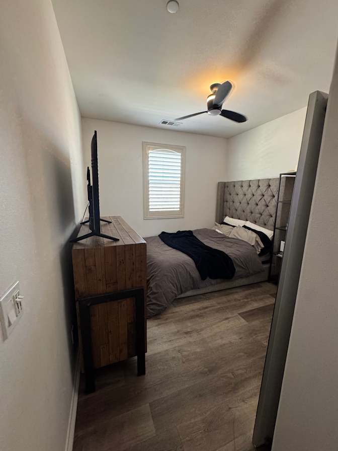 Andrew Rubio's room