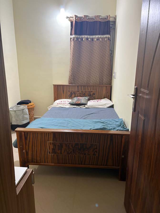 BHAWNA's room