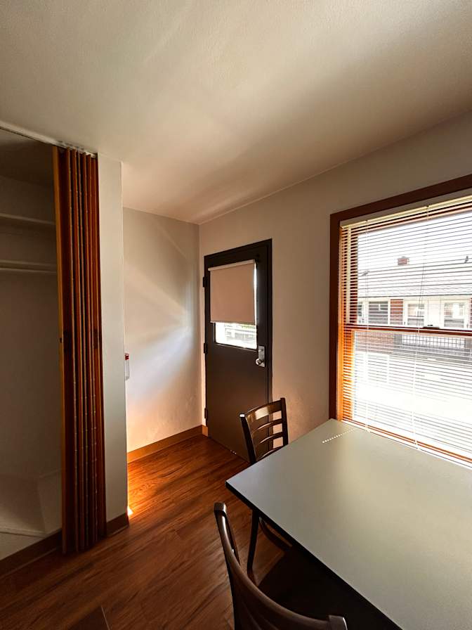 Can Liu's room