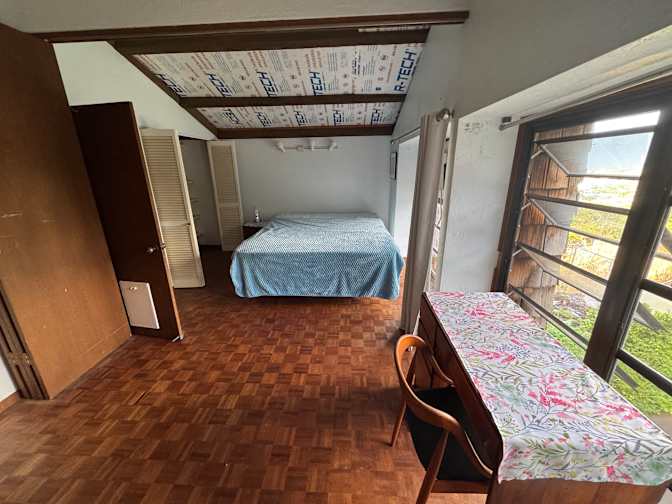 Reina's room