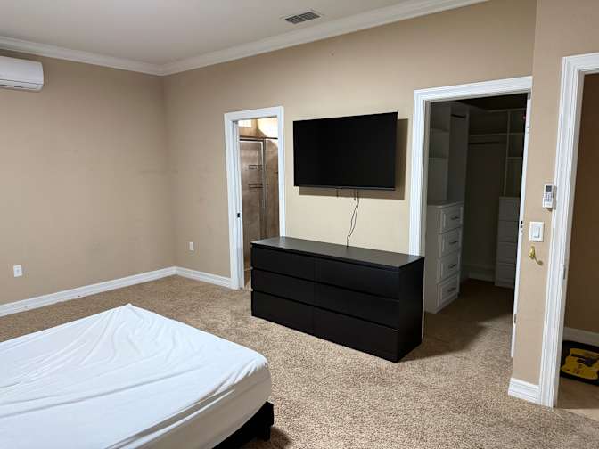 Tai's room