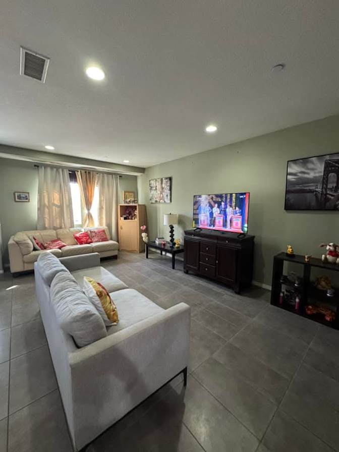 Jennifer's room