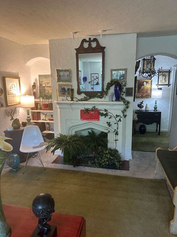 Felipe's room