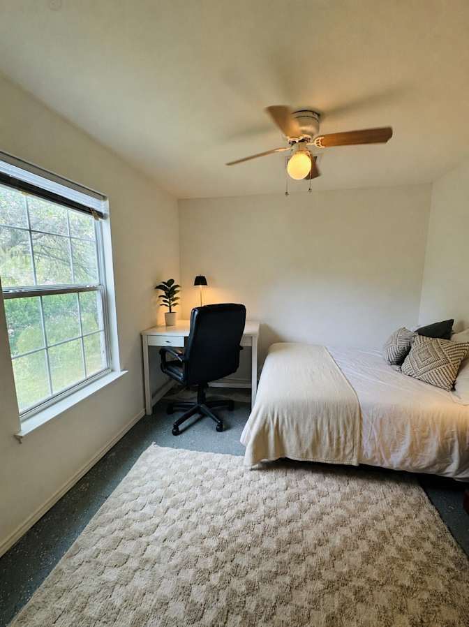 Cansu Mccoy's room