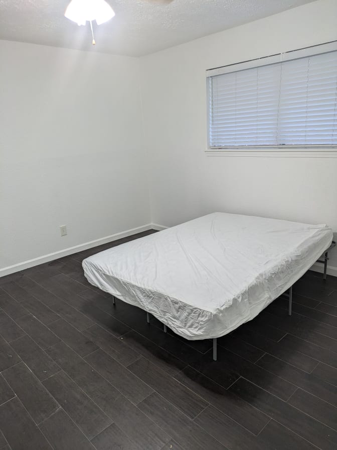 Autif's room
