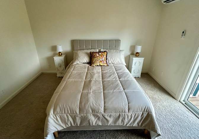 Mariel V's room